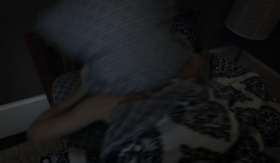 Молоденькая блондинка начала утро с горячего инцеста, садясь на длинный толстый стояк мускулистого брата.