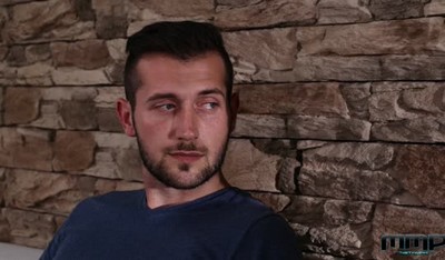Верные друзья помогли спасти брак кореша, удовлетворив желание его жены быть похищенной и изнасилованной двумя мужчинами.