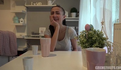 Однажды девушка с сайта знакомств предложила легкое онлайн порно.